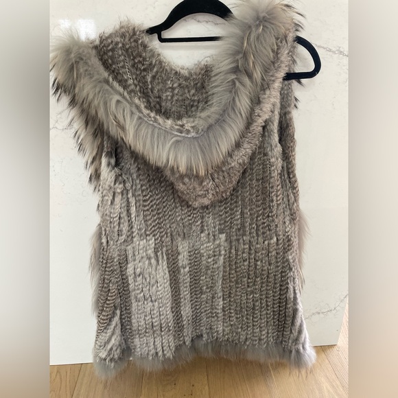 Real fur beautiful grey vest with hood, size M good for S-L - Picture 3 of 4